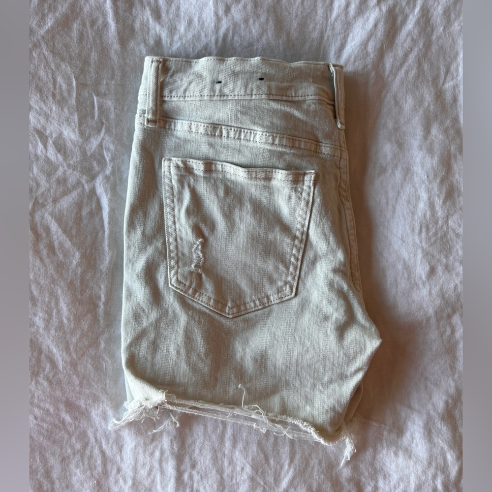 Gap 5” Short